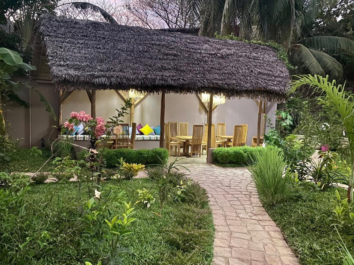 La Perle Rare De Nosy Be Hotell Ambatoloaka  Exteriör bild