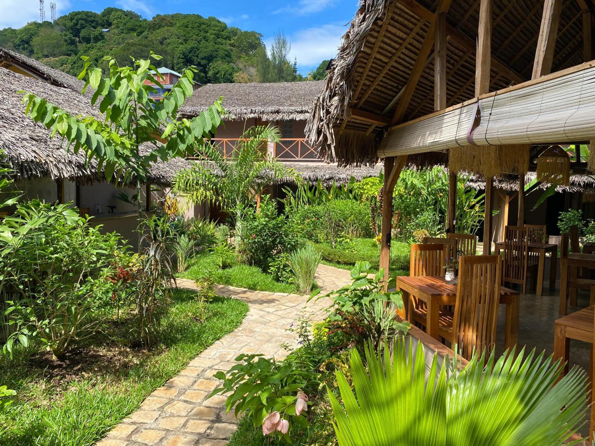 La Perle Rare De Nosy Be Hotell Ambatoloaka  Exteriör bild