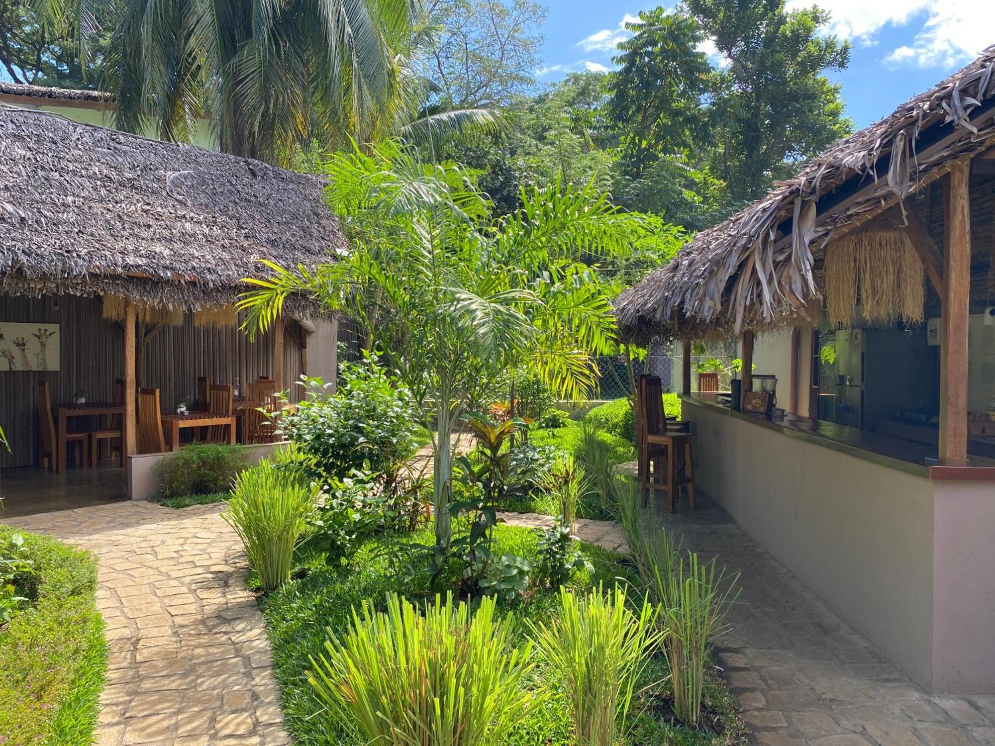 La Perle Rare De Nosy Be Hotell Ambatoloaka  Exteriör bild
