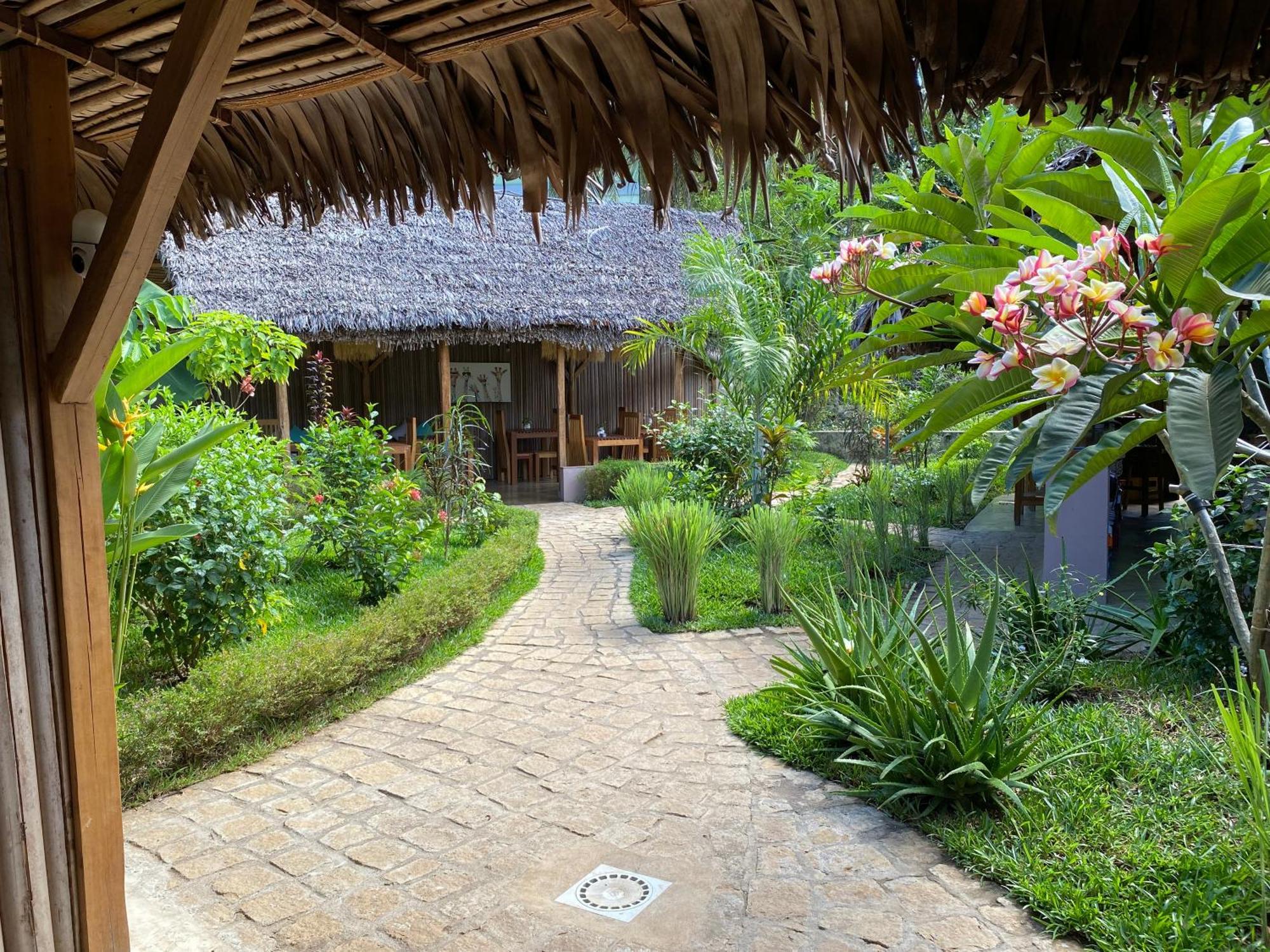 La Perle Rare De Nosy Be Hotell Ambatoloaka  Exteriör bild