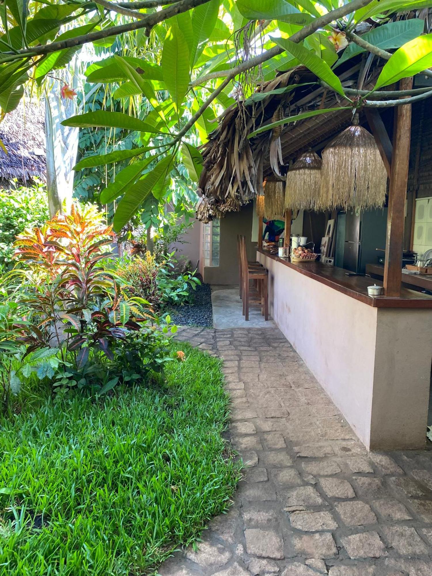 La Perle Rare De Nosy Be Hotell Ambatoloaka  Exteriör bild