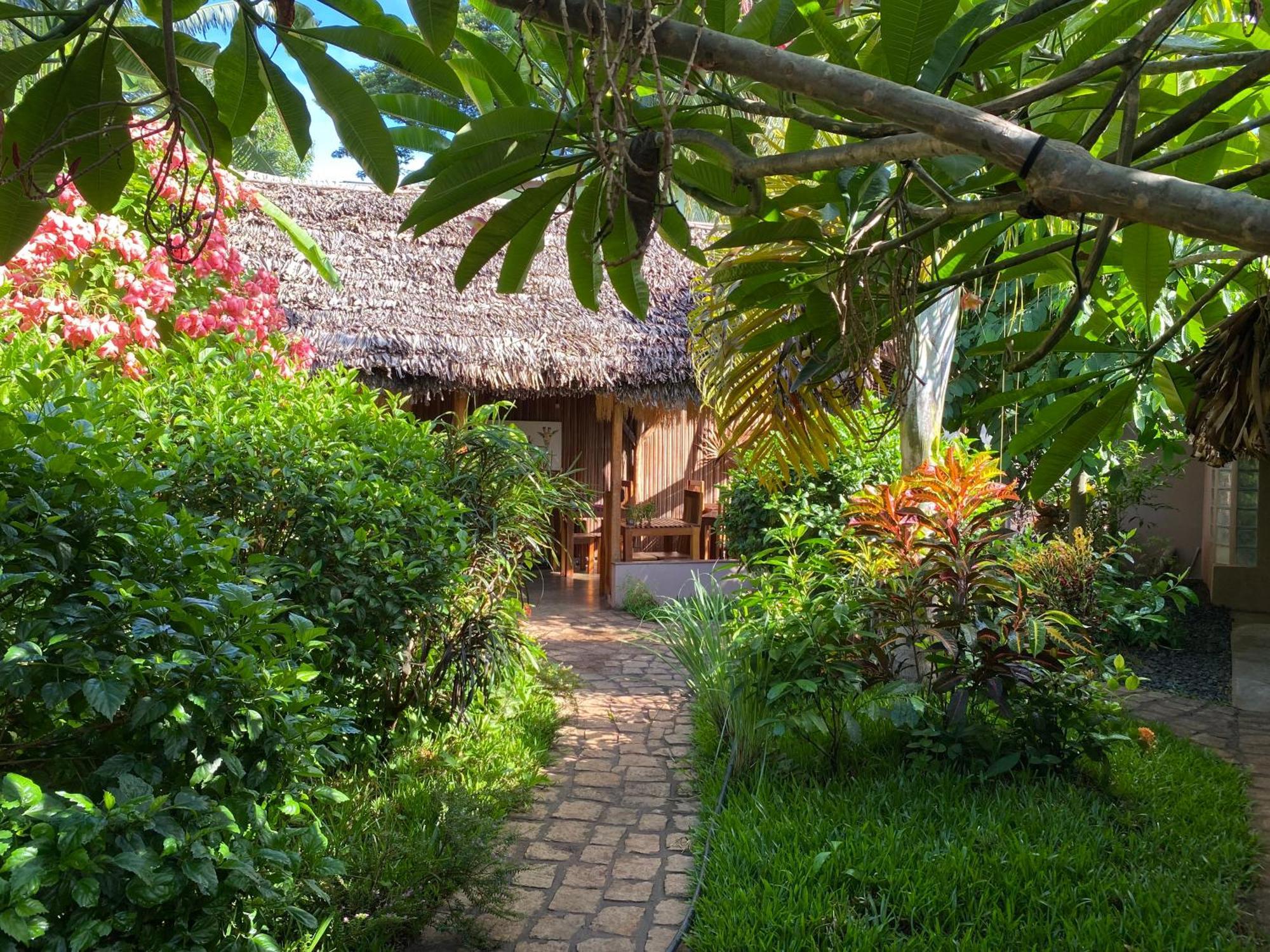 La Perle Rare De Nosy Be Hotell Ambatoloaka  Exteriör bild